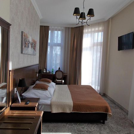 Hotel Gal Tarnów Esterno foto