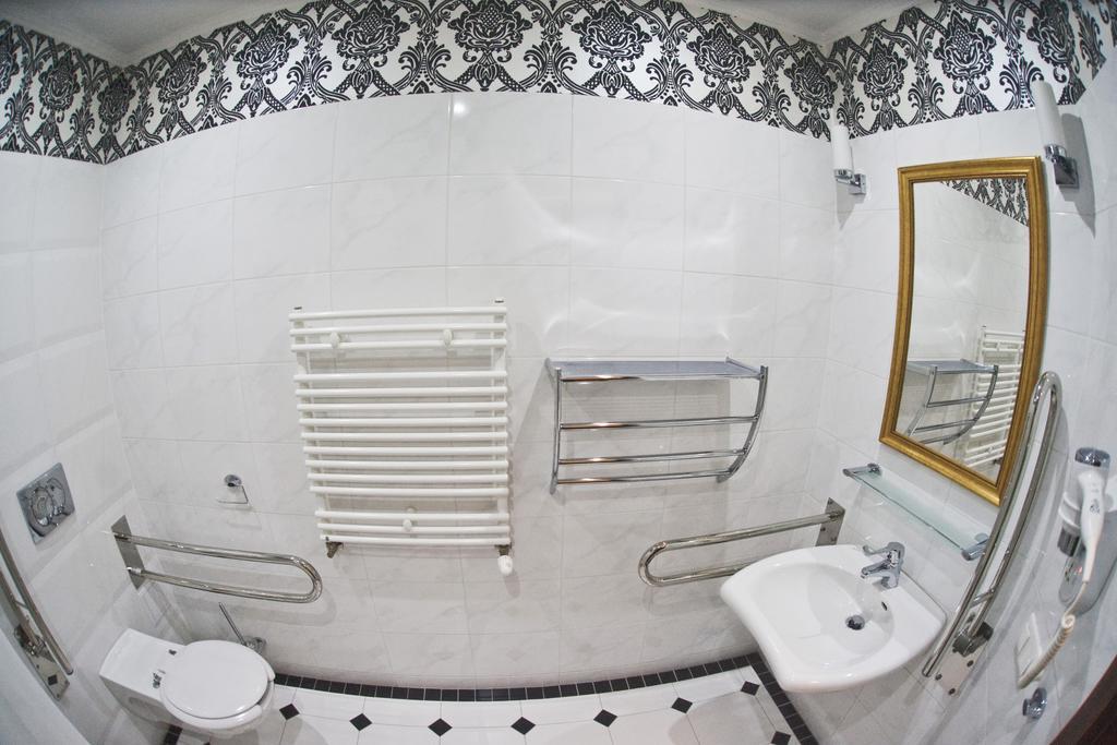 Hotel Gal Tarnów Esterno foto