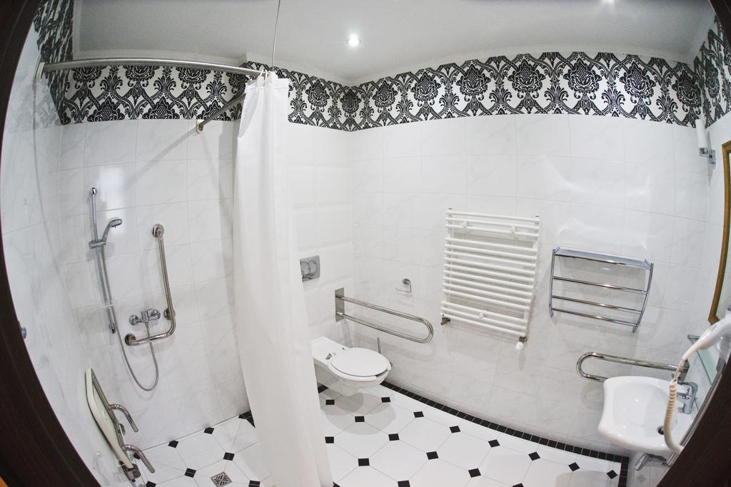 Hotel Gal Tarnów Esterno foto