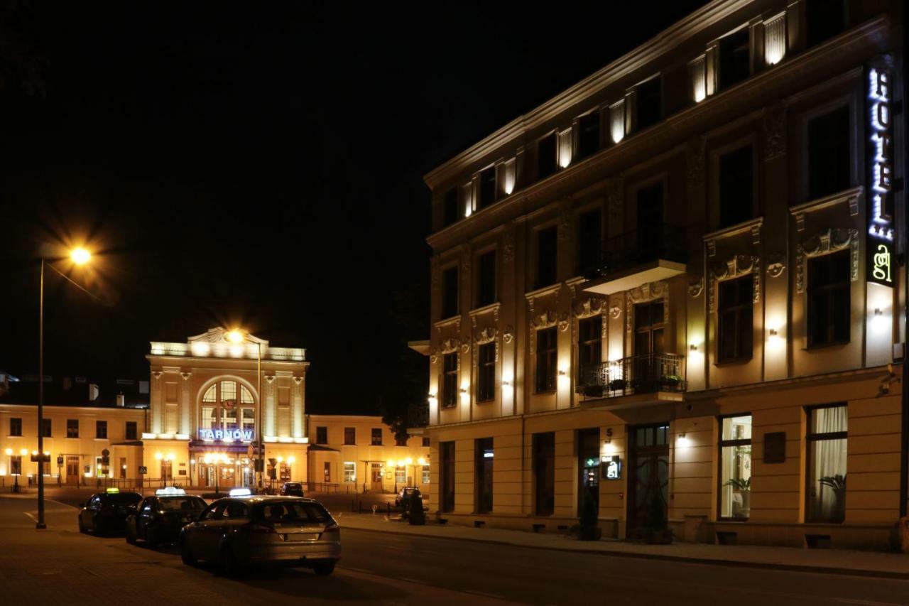 Hotel Gal Tarnów Esterno foto