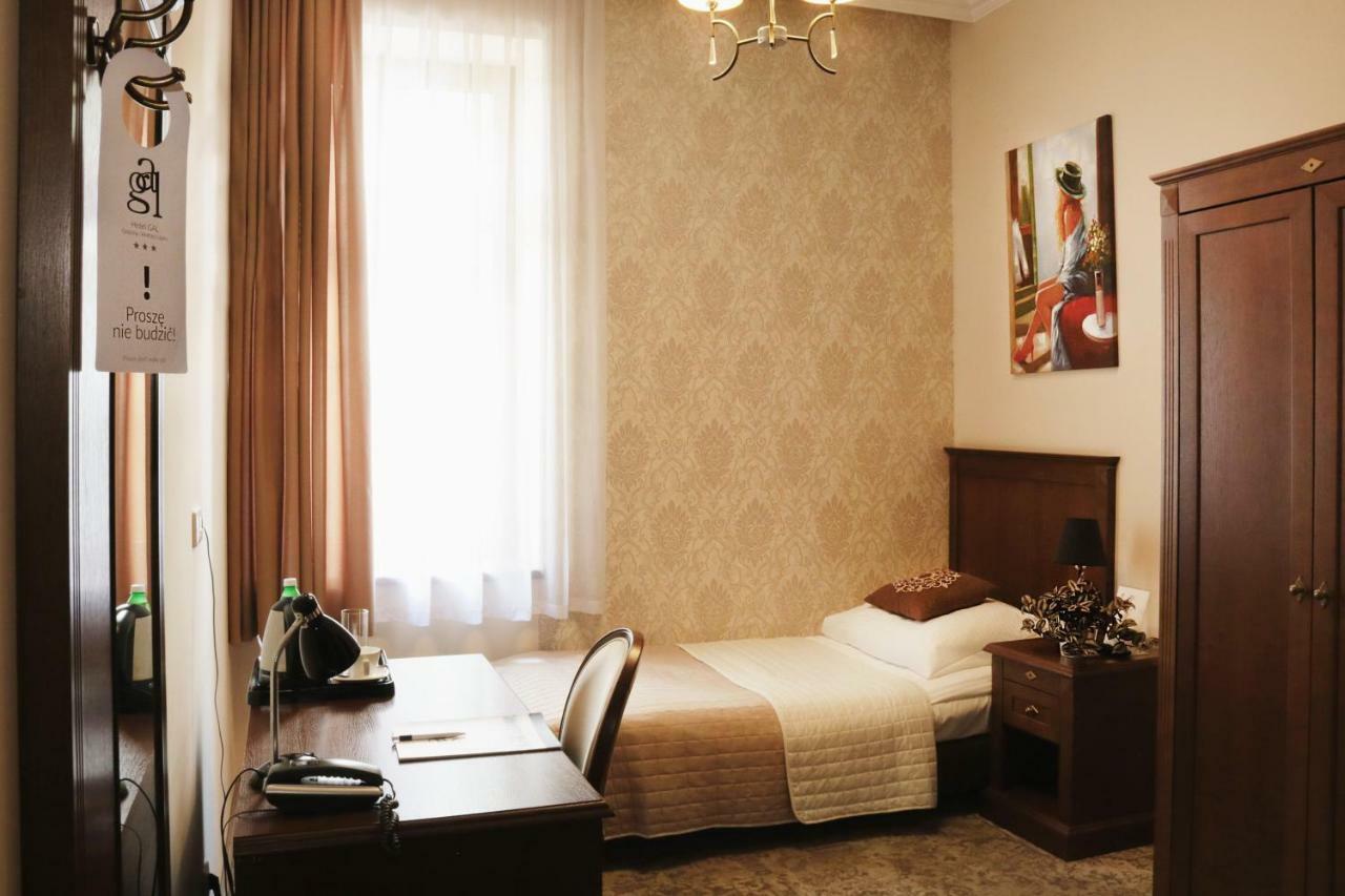 Hotel Gal Tarnów Esterno foto