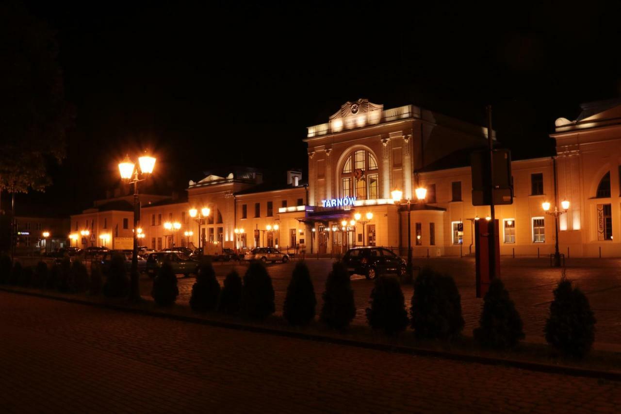 Hotel Gal Tarnów Esterno foto